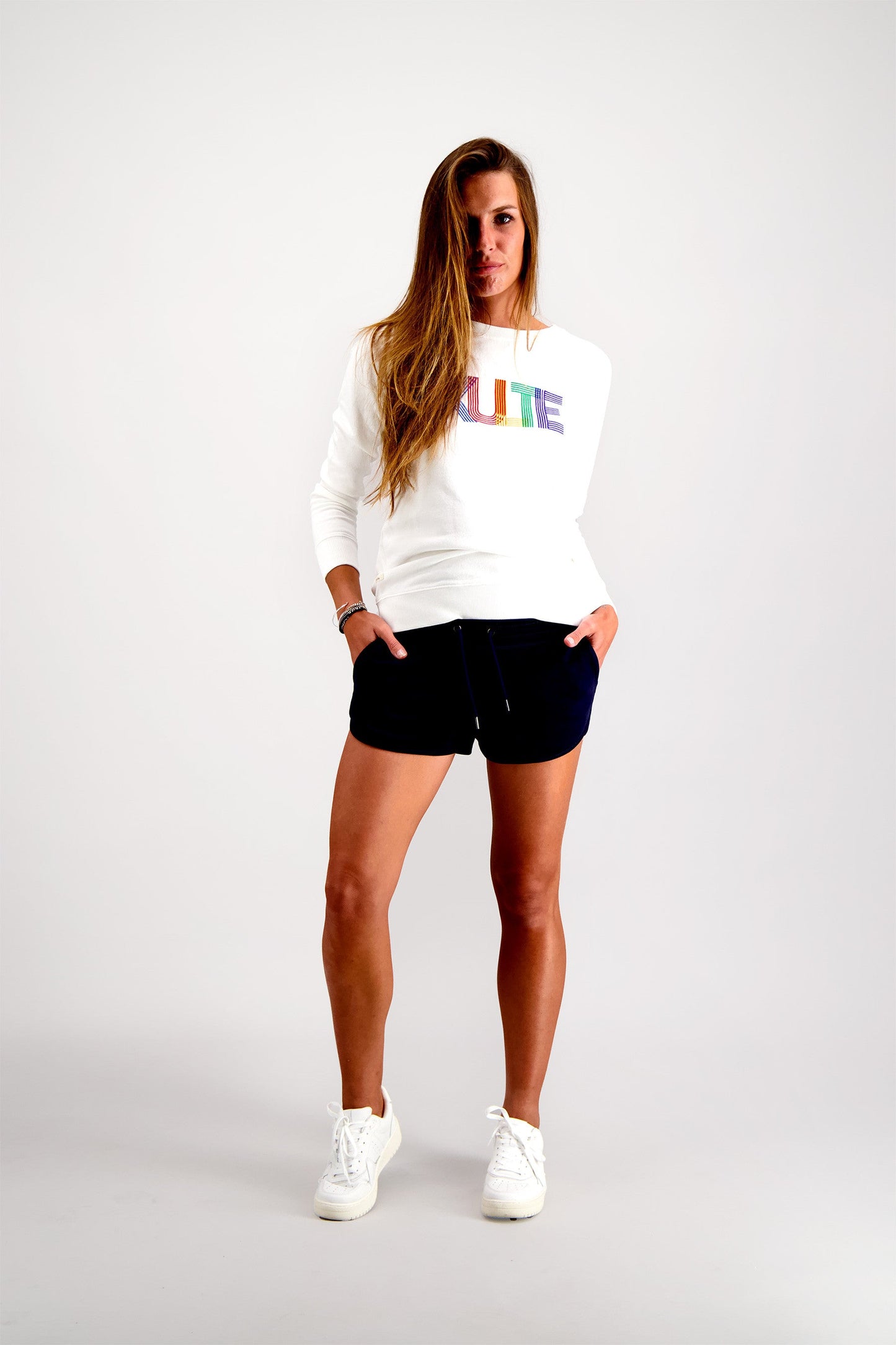NAVY WOMEN'S SHORTS