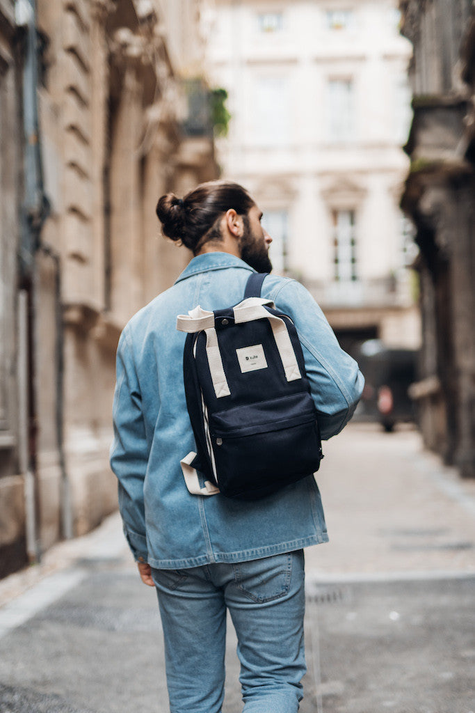 NAVY BACKPACK